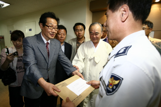 정평위 경찰청 방문 폭력 진압 항의서한 전달